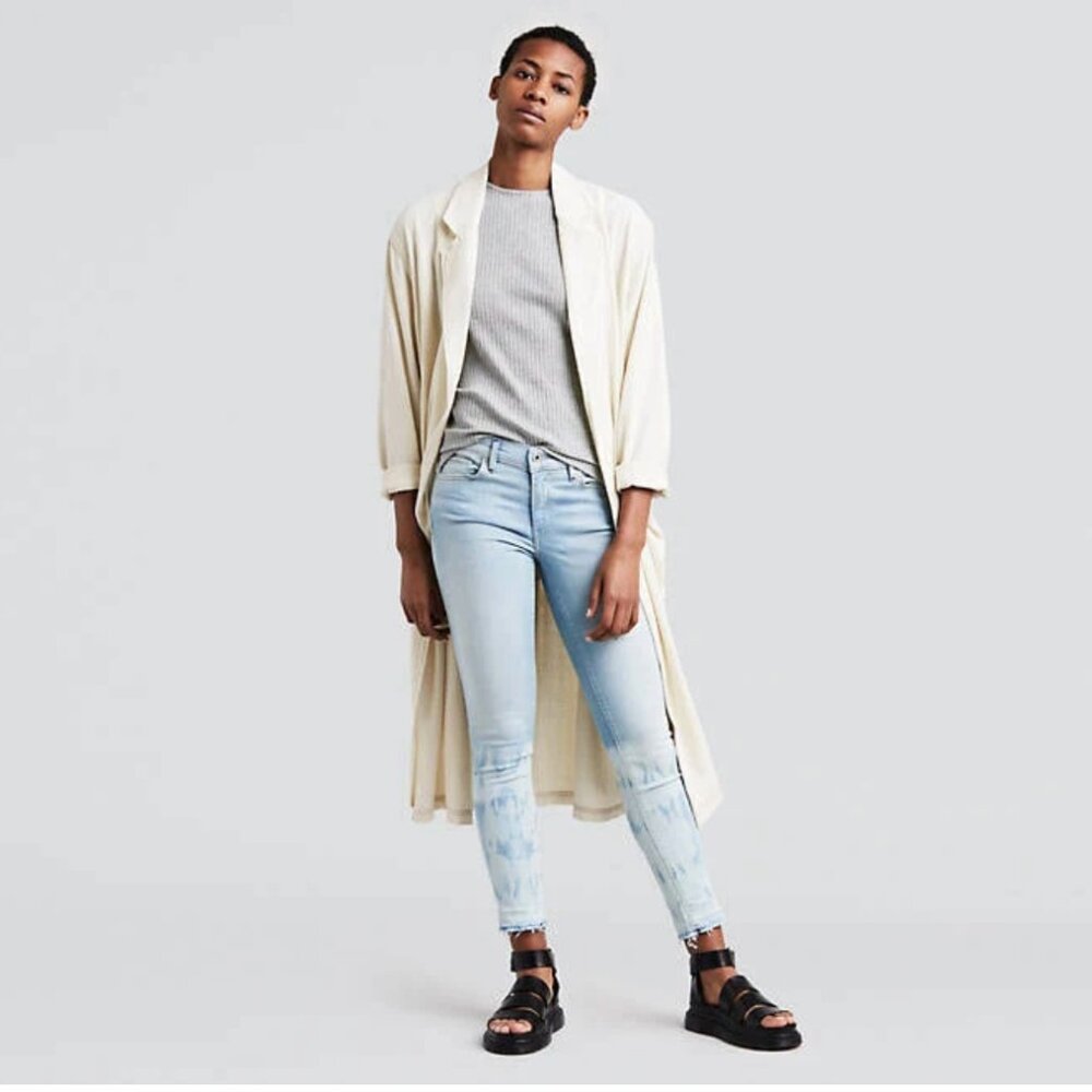 Levi's || Empire Ankle Skinny Beach Break Light Wash Jeans